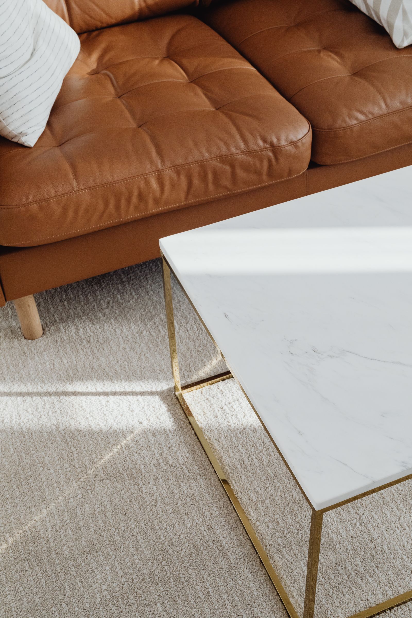 Sofa care at home – fabric, leather and daily tips